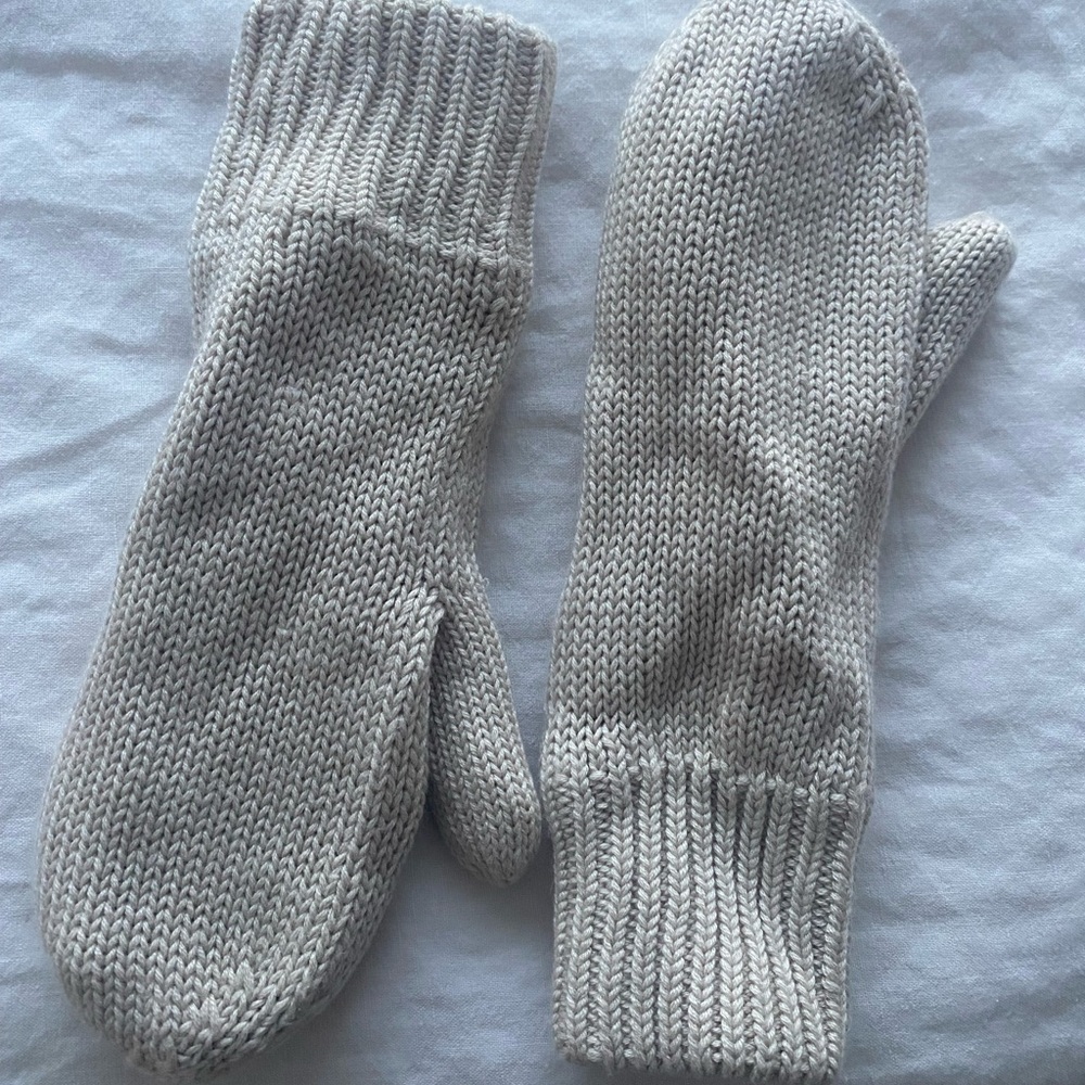 sunday best knit gloves